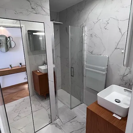 Prestige Sur La Promenade Des アパート *