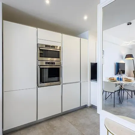 Prestige Sur La Promenade Des * ニース