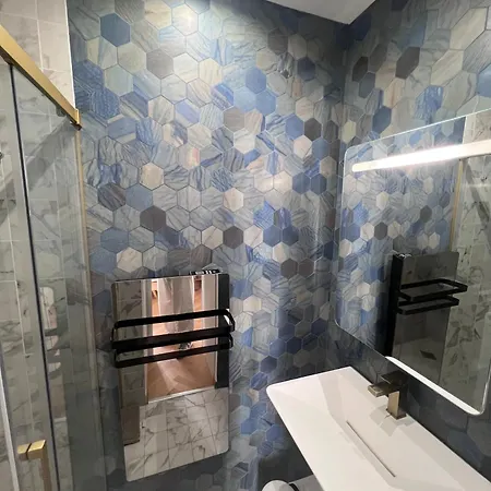 Prestige Sur La Promenade Des アパート *